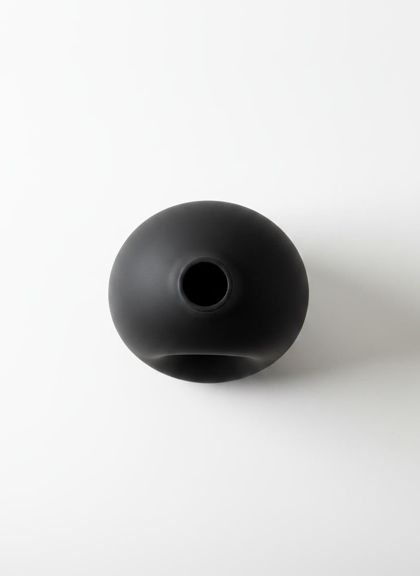 Black Matte Donut Vase